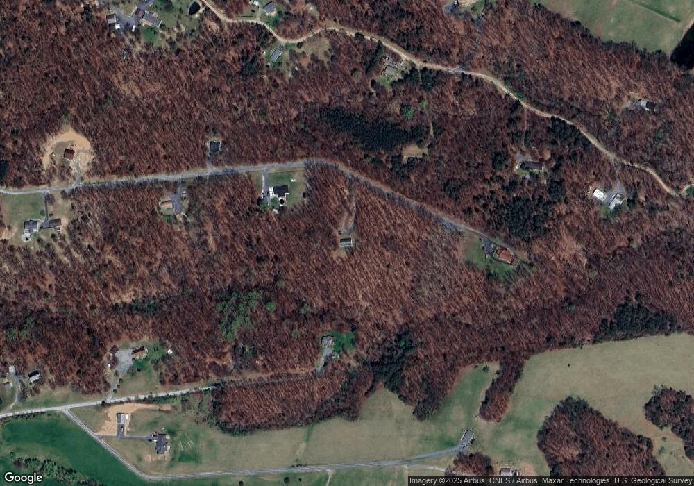 372 Greenbriar Ln, Berkeley Springs, WV 25411 - photo 1