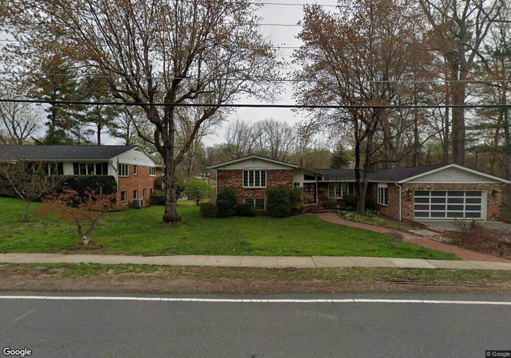 6305 Waterway Dr, Falls Church, VA 22044 - photo 1