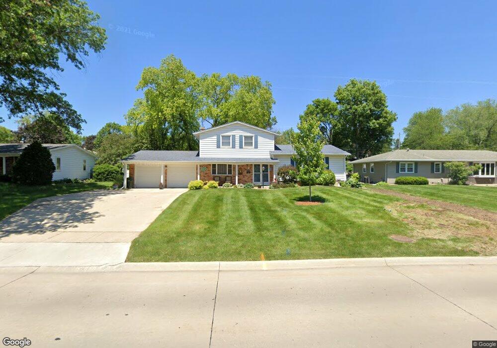 1819 W 4th St, Cedar Falls, IA 50613 - photo 1