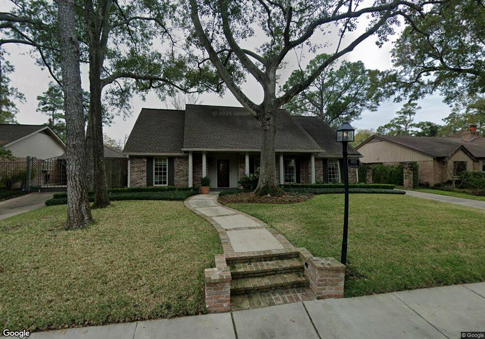 10015 Cedar Creek Dr, Houston, TX 77042 - photo 1
