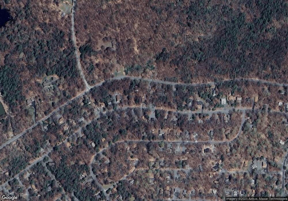 51/63 Wallenpaupack Dr, Paupack Township, PA 18436 - photo 1