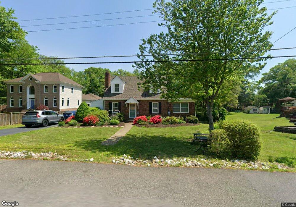 6707 Oak Dr, Alexandria, VA 22306 - photo 1