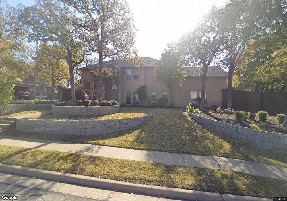 1612 Circle Ln, Bedford, TX 76022 - photo 1