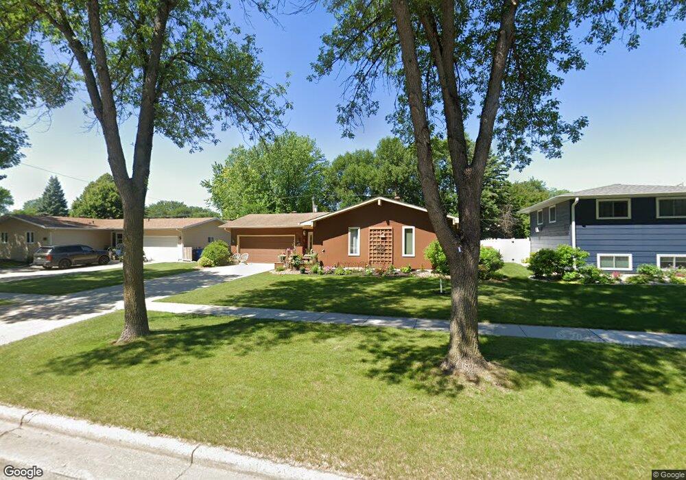 2706 Evergreen Rd N, Fargo, ND 58102 - photo 1