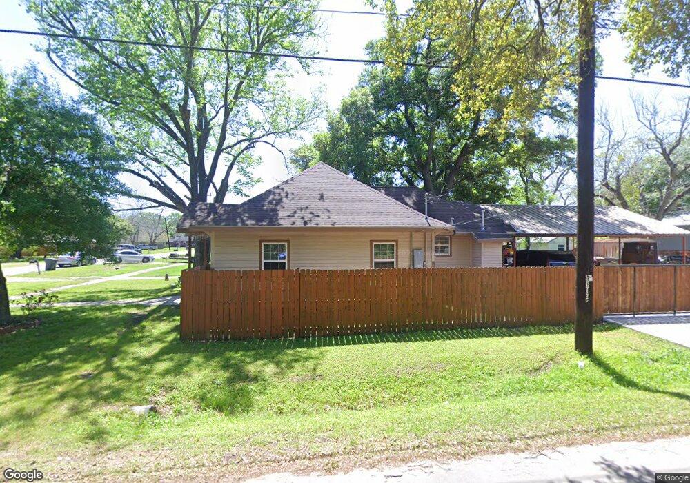 2900 Avenue G, Bay City, TX 77414 - photo 1