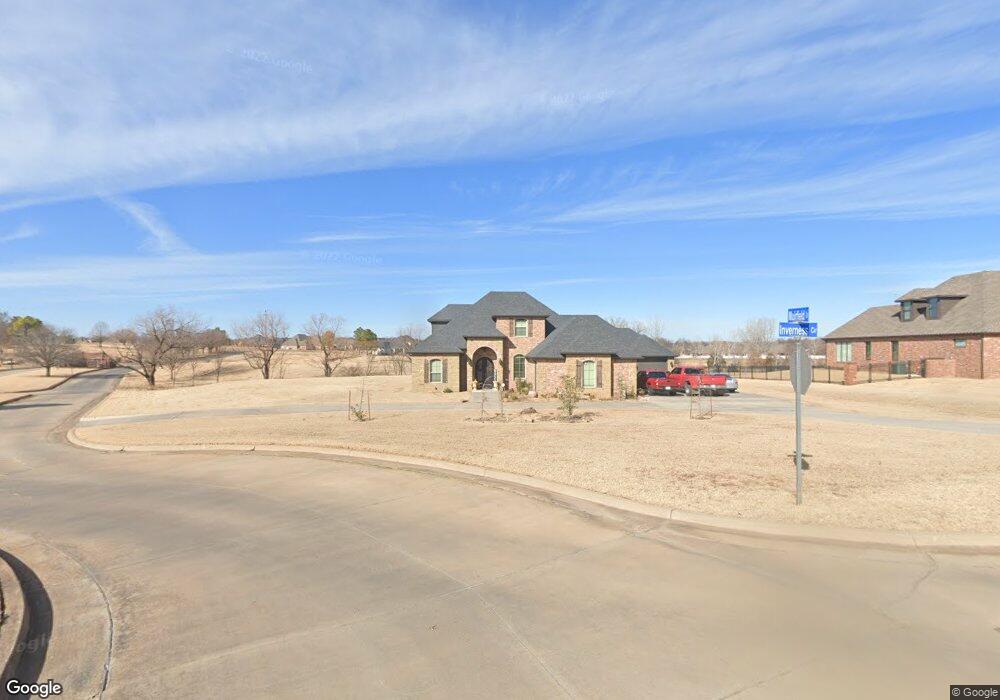 1300 Inverness Cir, Shawnee, OK 74801 - photo 1