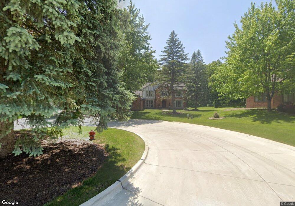 3749 Summit Ct, Rochester Hills, MI 48306 - photo 1