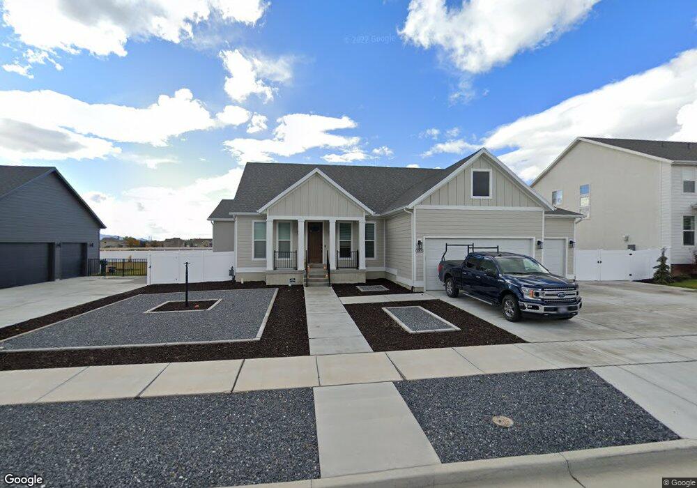 185 N Welden Way unit 212, Layton, UT 84041 - photo 1