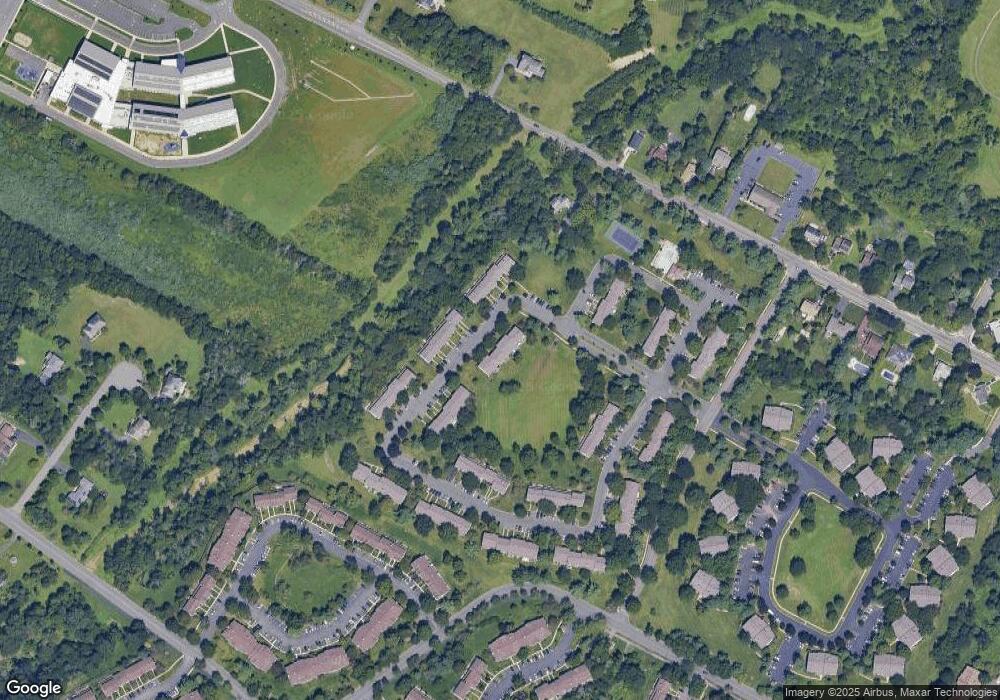 100 Pear Tree Ln unit 13D, Franklin Park, NJ 08823 - photo 1