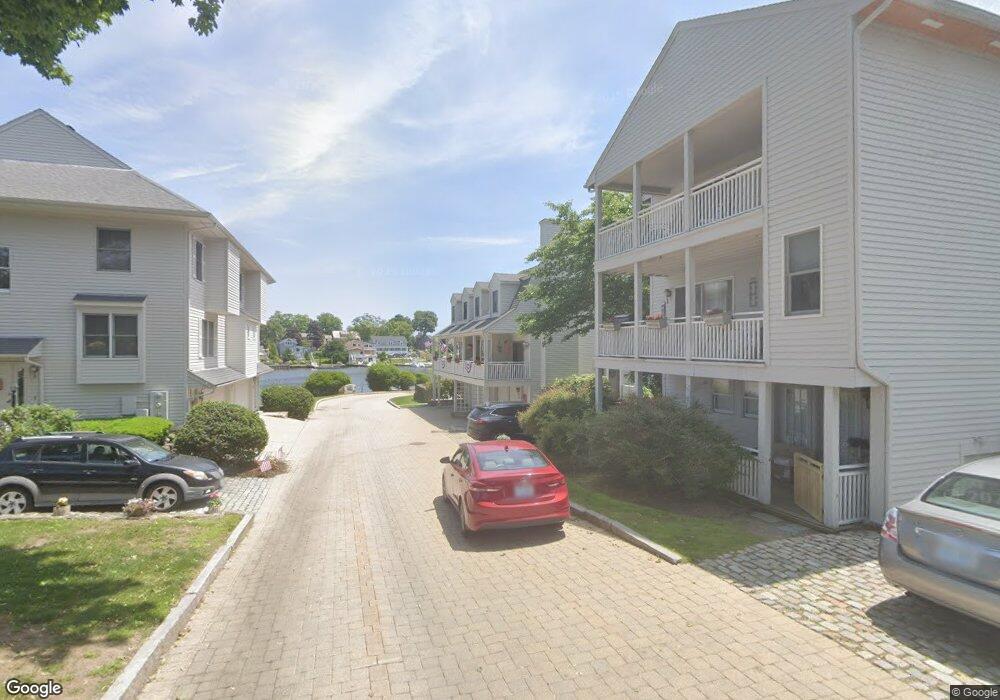 8 Peck Ln, Warwick, RI 02888 - photo 1