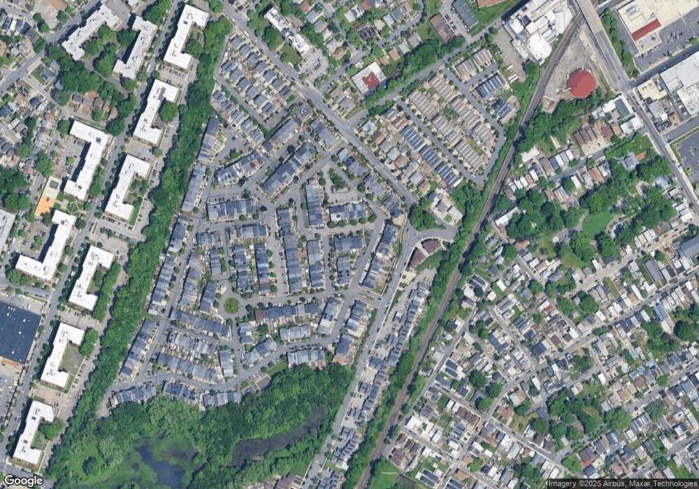 24 Sky Ln, Staten Island, NY 10304 - photo 1