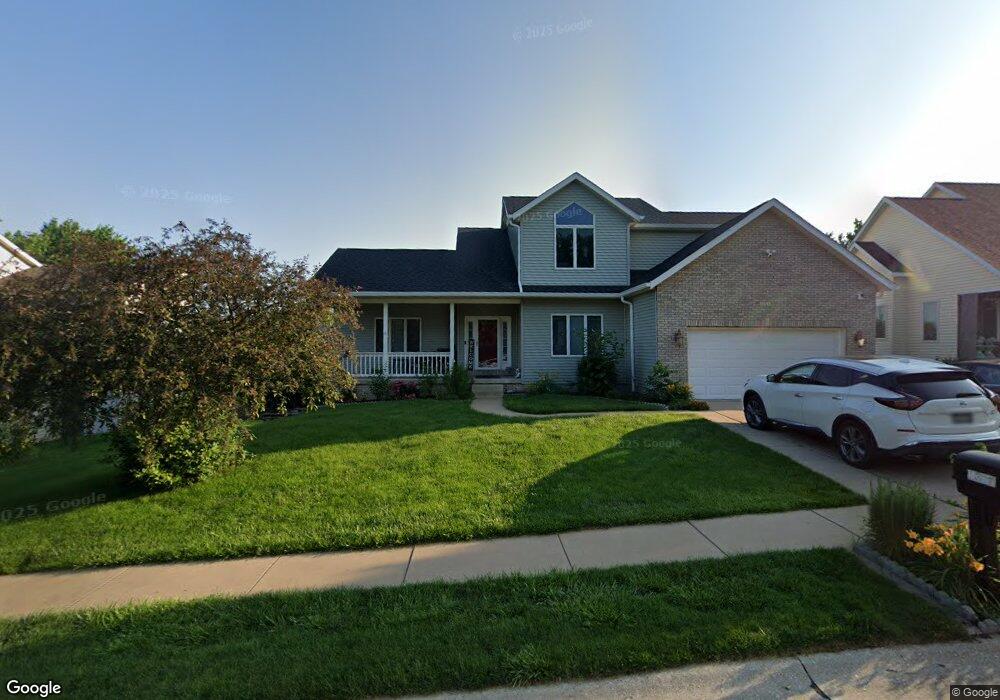 1318 W 51st St, Davenport, IA 52806 - photo 1