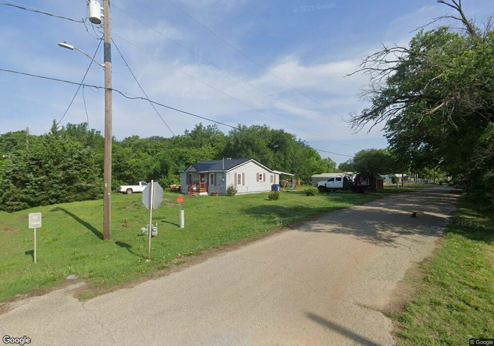 505 4th St, Wynona, OK 74084 - photo 1