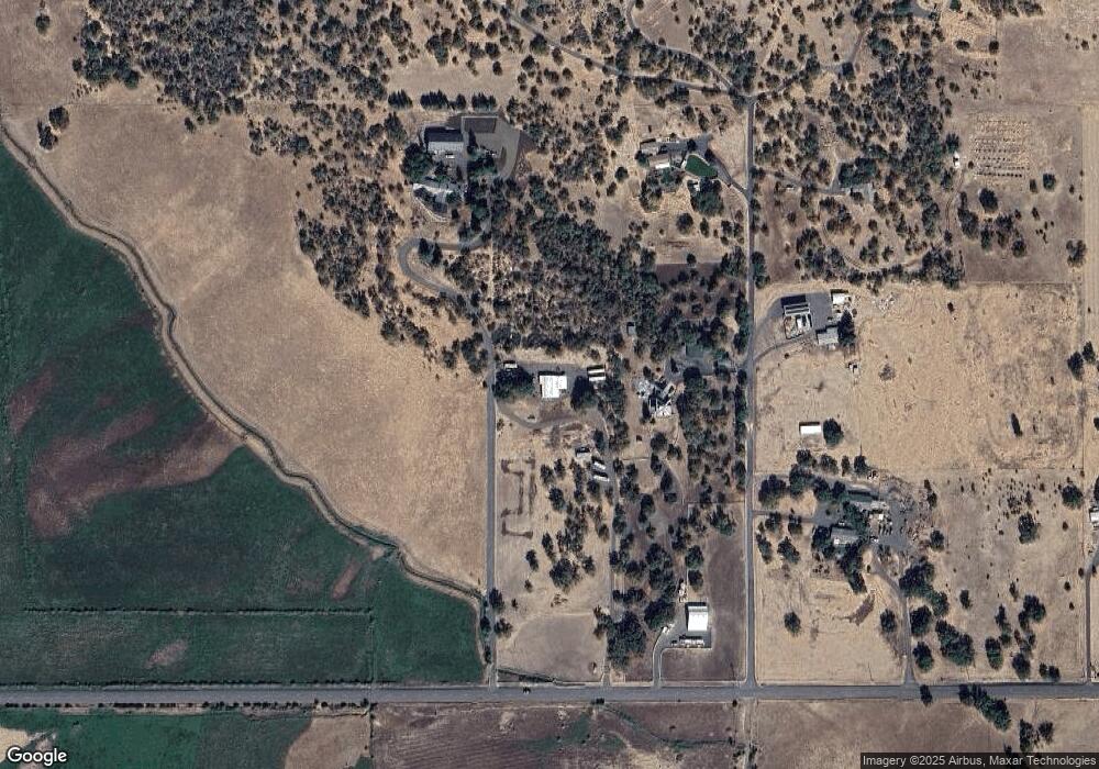 1350 W Linn Rd, Eagle Point, OR 97524 - photo 1