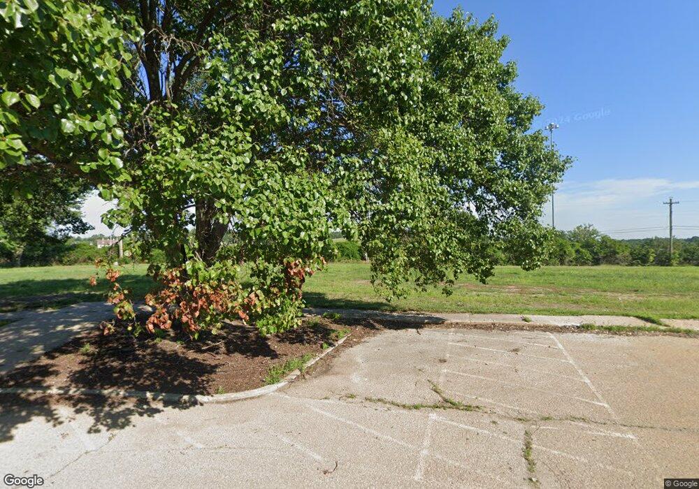 5400 SW 7th St, Topeka, KS 66606 - photo 1