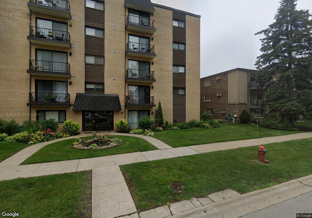1623 Ashland Ave unit 2F, Des Plaines, IL 60016 - photo 1