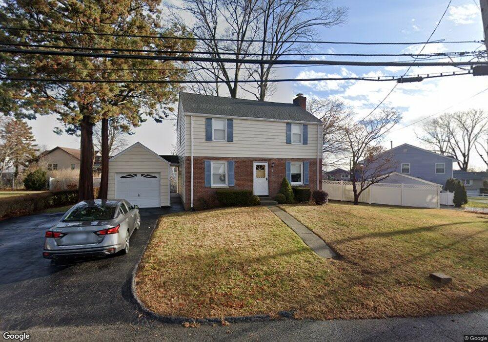 92 Heights Dr, Yonkers, NY 10710 - photo 1