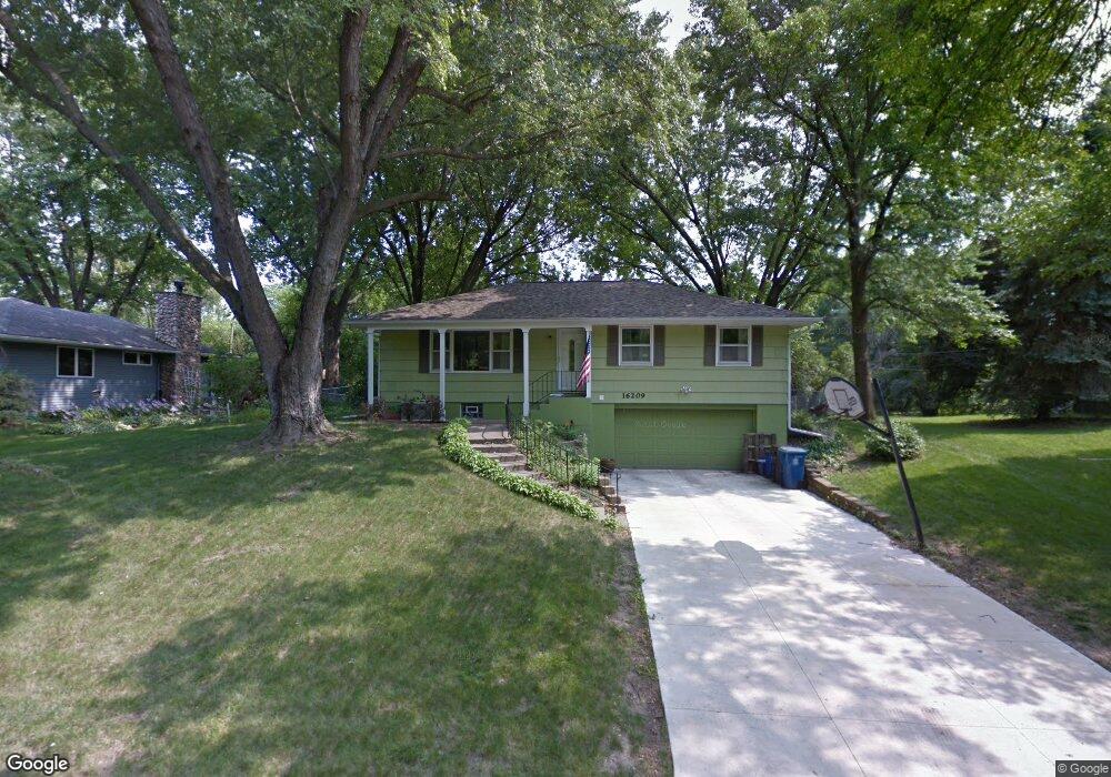 16209 Birch Ln, Minnetonka, MN 55345 - photo 1