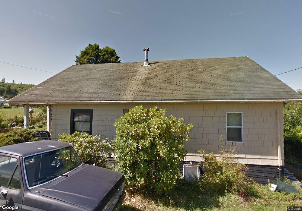 818 Crossing St, Raymond, WA 98577 - photo 1