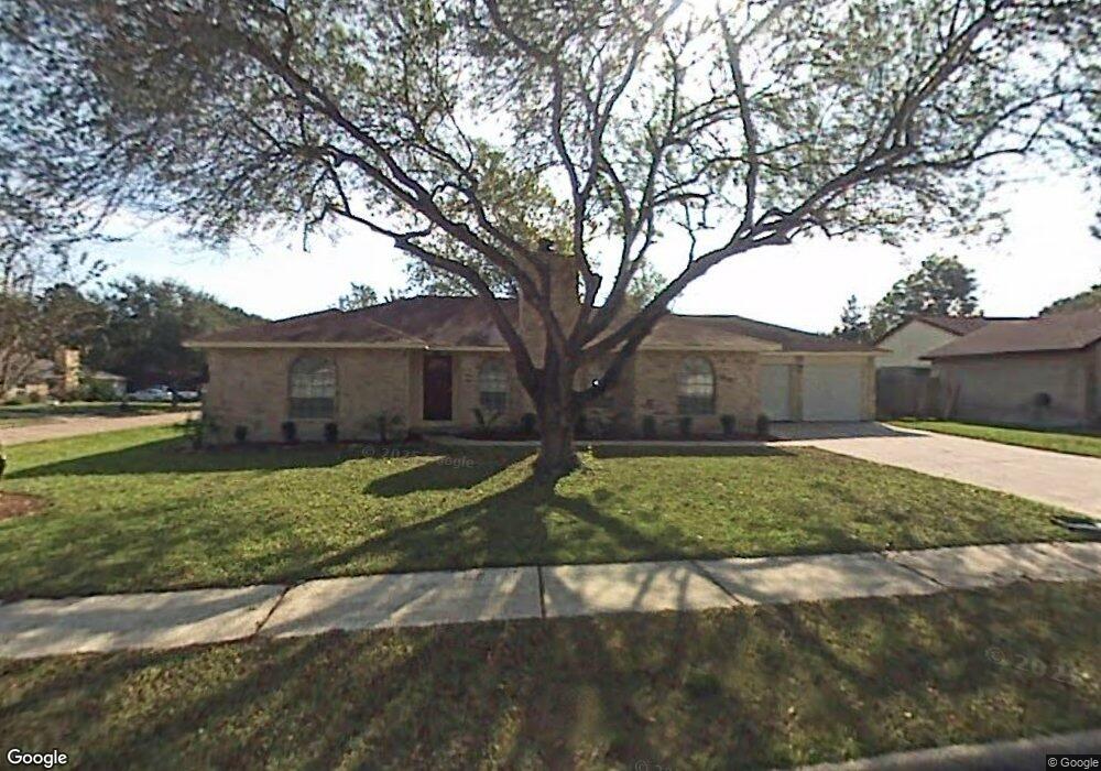 1202 Piney Woods Dr, Friendswood, TX 77546 - photo 1