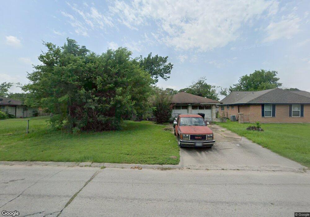 8815 Rutherford Ln, Houston, TX 77088 - photo 1