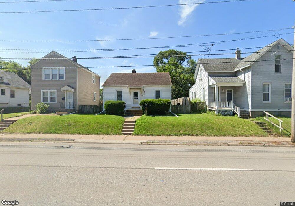 1919 W Locust St, Davenport, IA 52804 - photo 1