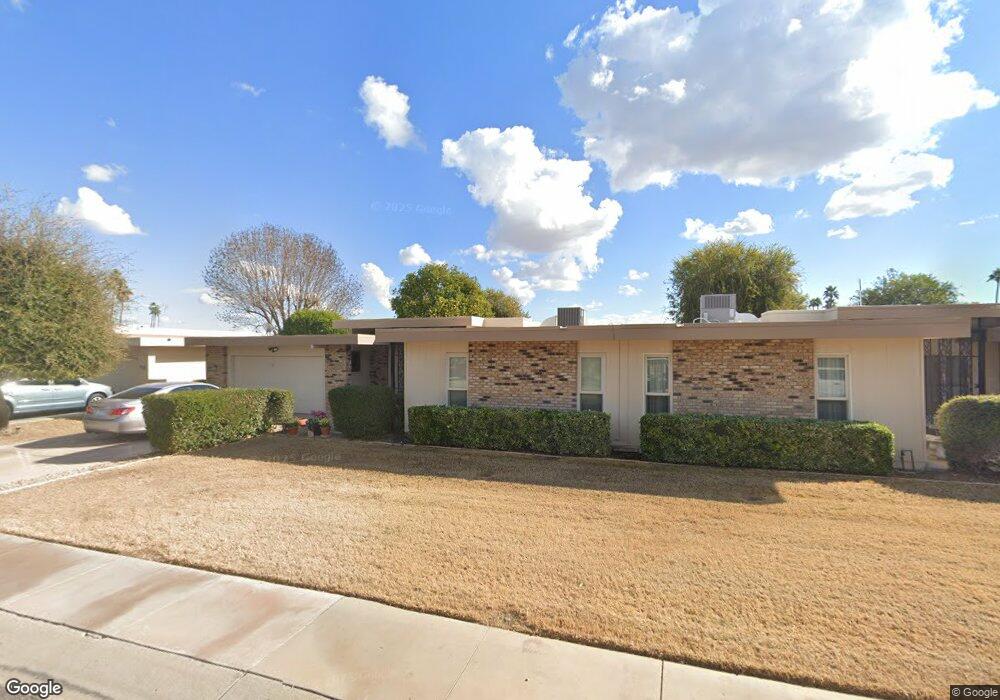 10233 W Highwood Ln, Sun City, AZ 85373 - photo 1