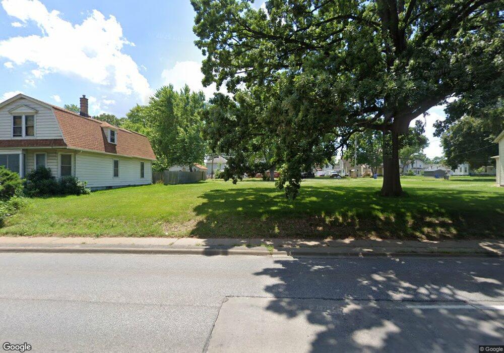 535 W Locust St, Davenport, IA 52803 - photo 1