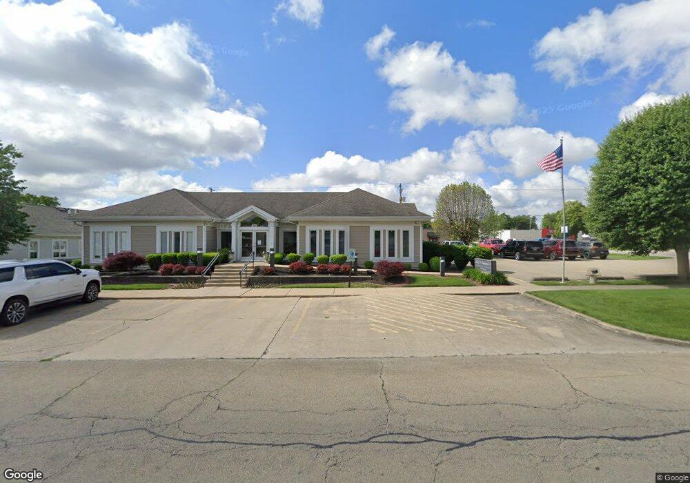 617 Broadway Ave, Mattoon, IL 61938 - photo 1