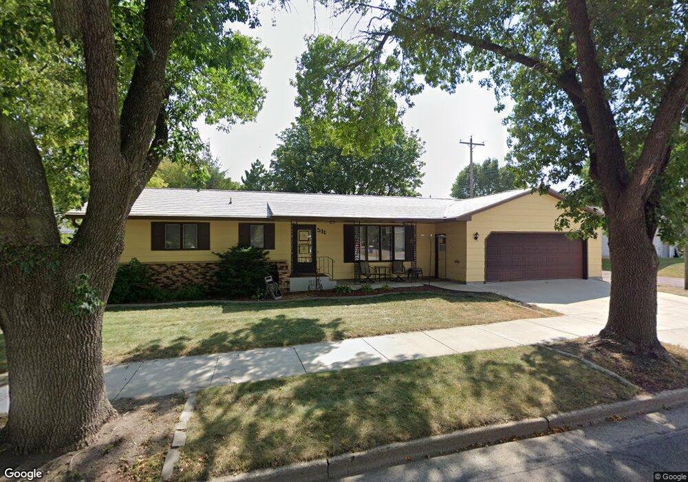 511 10th St N, New Ulm, MN 56073 - photo 1