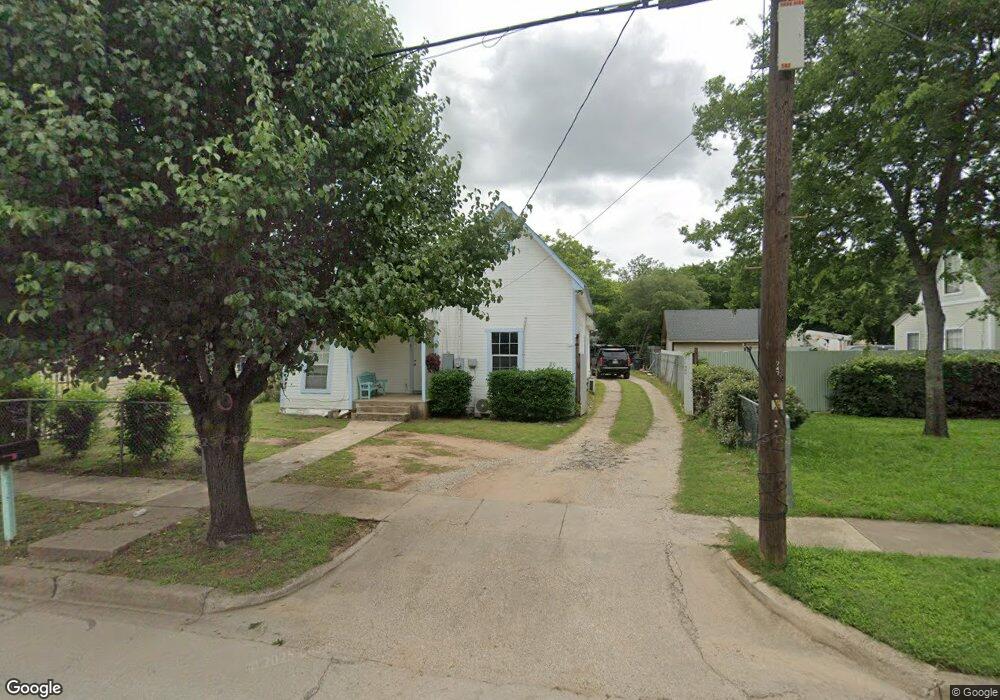747 N Robinson St, Cleburne, TX 76031 - photo 1