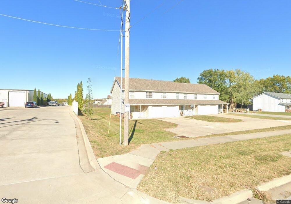 312 E Walnut St, Raymore, MO 64083 - photo 1