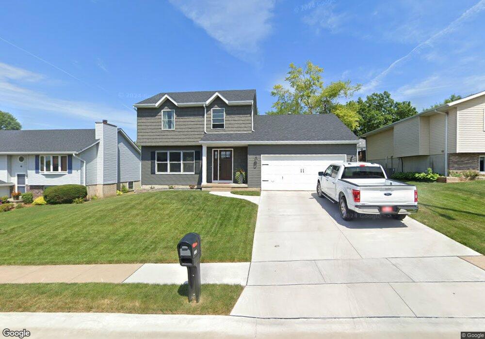 6115 N Elmwood Ave, Davenport, IA 52806 - photo 1