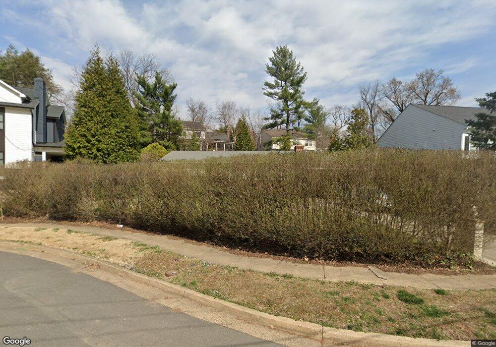 6610 Rockmont Ct, Falls Church, VA 22043 - photo 1