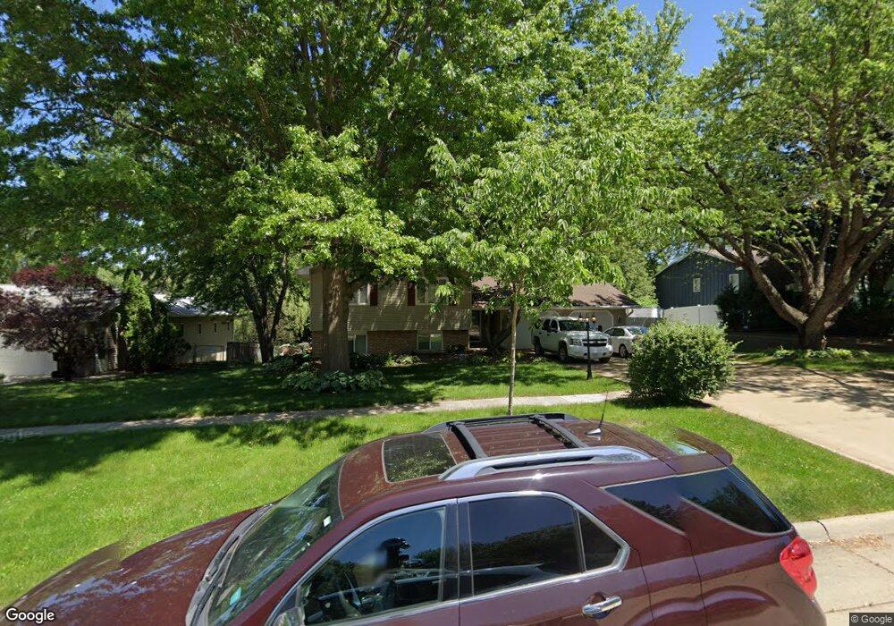 711 Oak Park Blvd, Cedar Falls, IA 50613 - photo 1