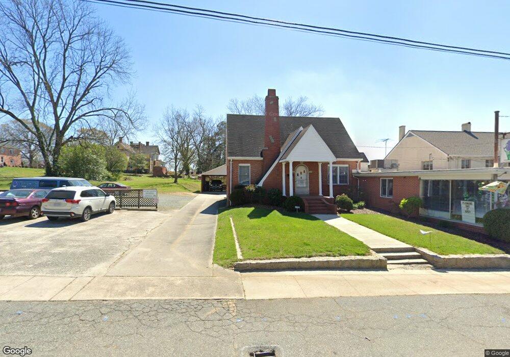 220 E 3rd St, Siler City, NC 27344 - photo 1