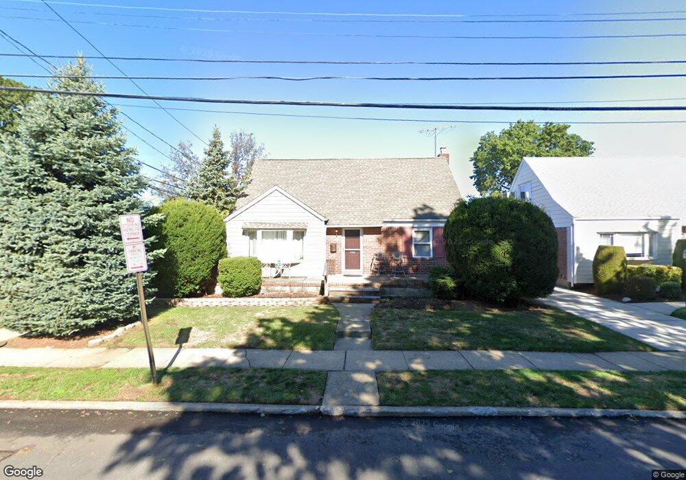 446 Jackson Ave, Mineola, NY 11501 - photo 1