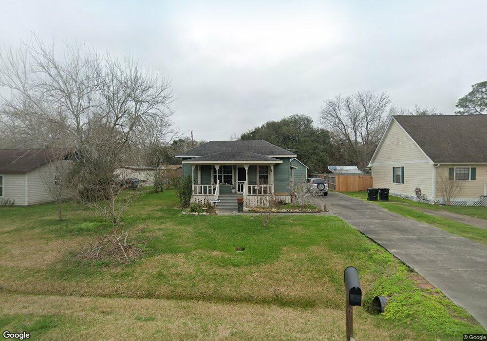 2150 W Coombs St, Alvin, TX 77511 - photo 1