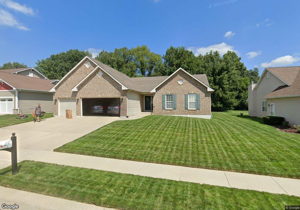 700 Thoreau Dr, O Fallon, IL 62269 - photo 1