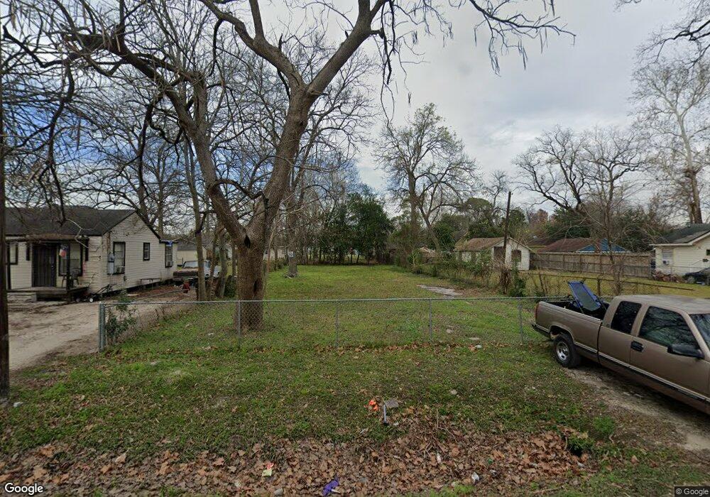 3215 Melbourne St, Houston, TX 77026 - photo 1