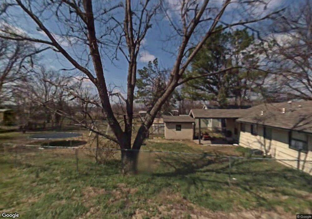 104 Harriet Ave, Locust Grove, OK 74352 - photo 1