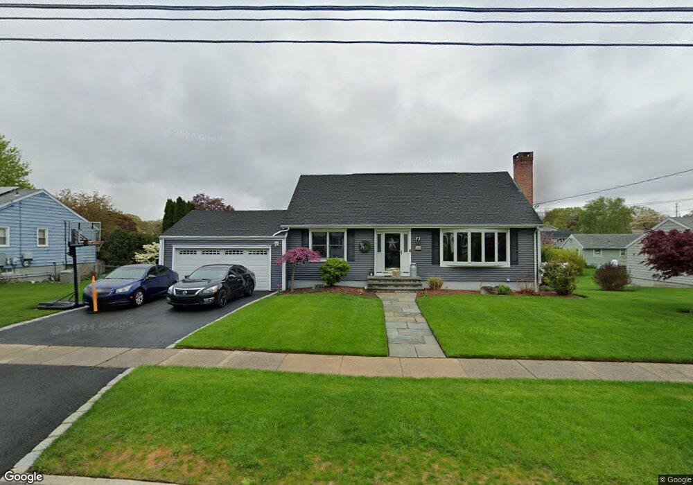 240 Fairfax Dr, Stratford, CT 06614 - photo 1