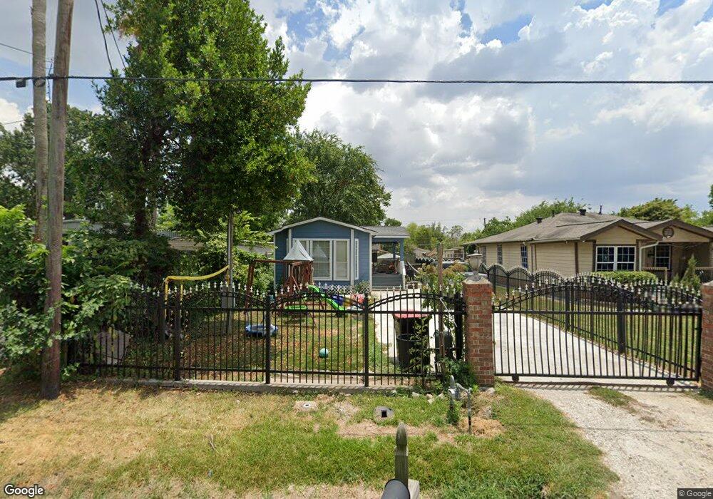 14138 Eagle Pass St, Houston, TX 77015 - photo 1