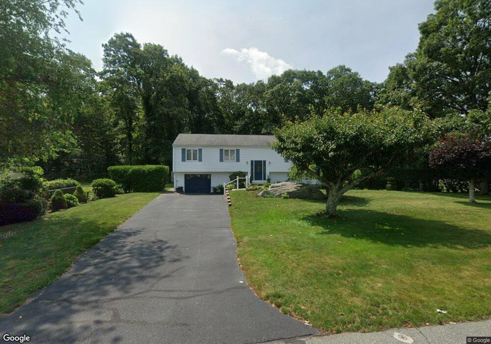 9 Holland St, South Dartmouth, MA 02748 - photo 1