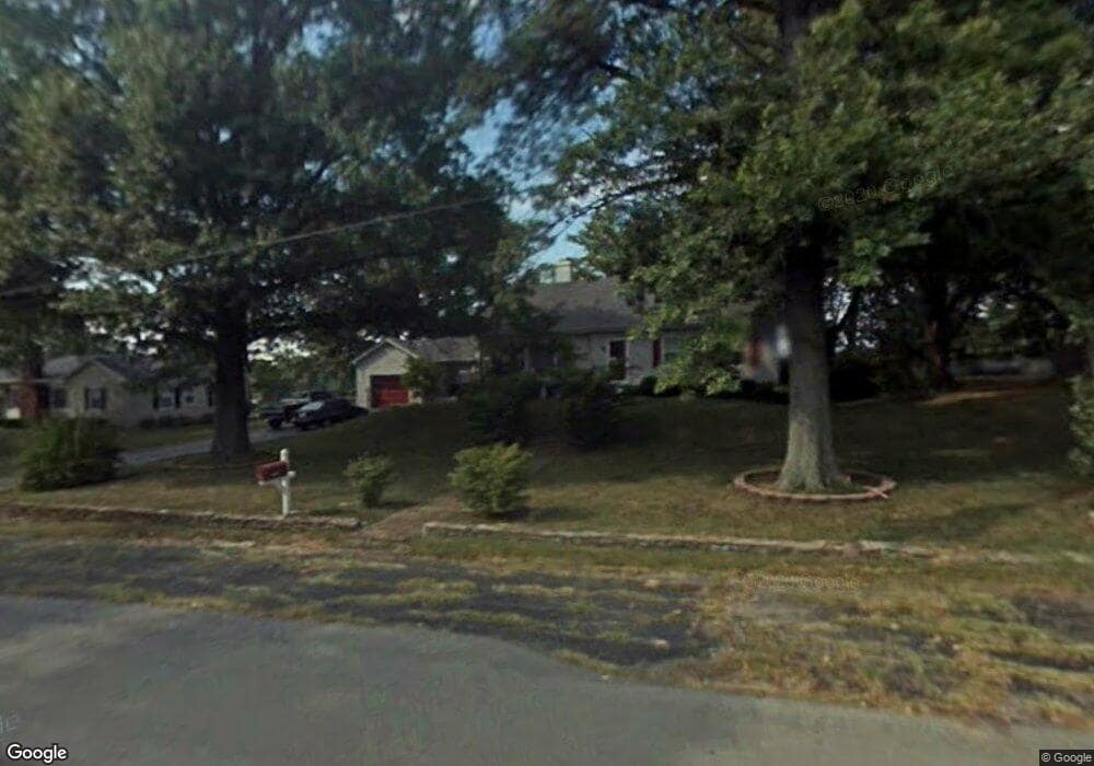 112 Goodloe Ave, Bloomfield, KY 40008 - photo 1