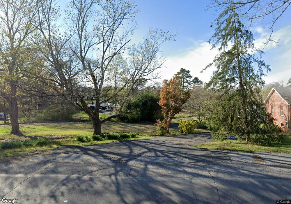 304 Lakeview Dr, Rossville, GA 30741 - photo 1