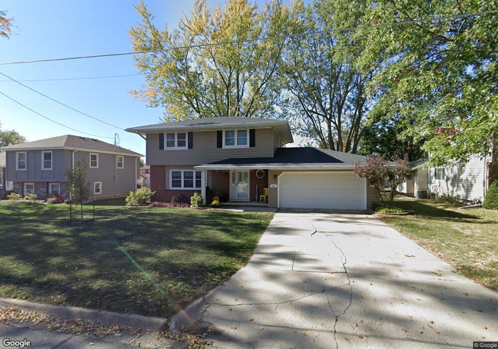 225 E 25th St N, Newton, IA 50208 - photo 1