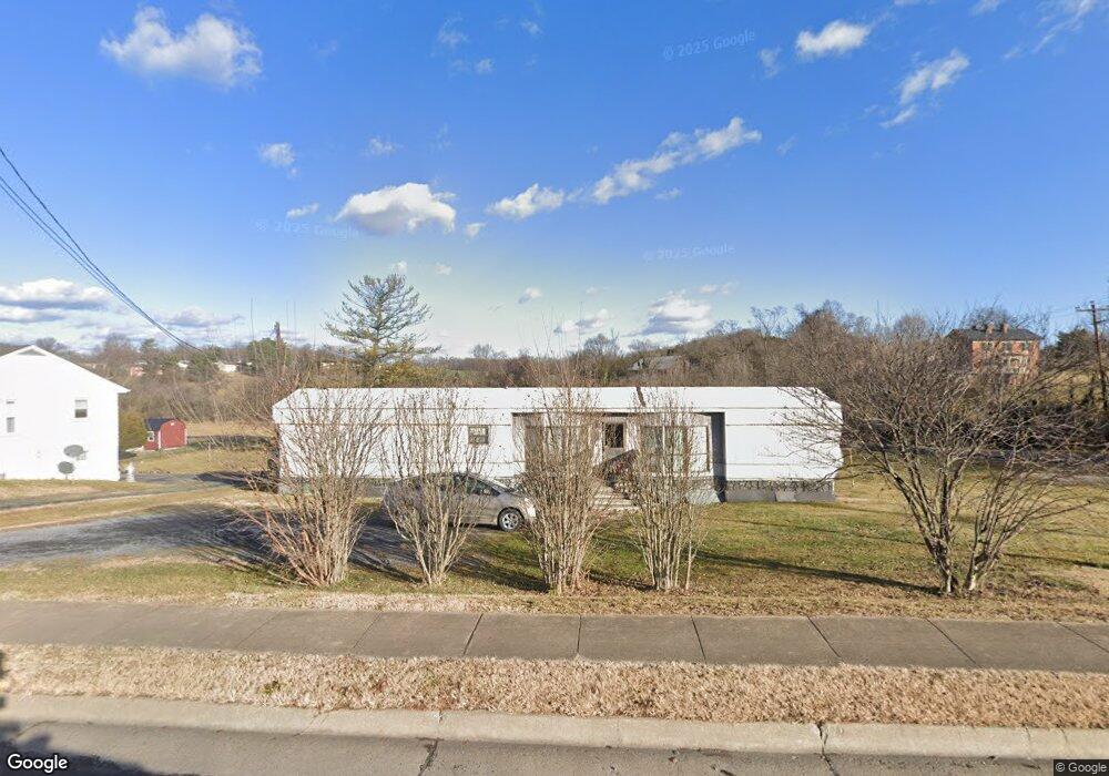 318 W Old Cross Rd, New Market, VA 22844 - photo 1