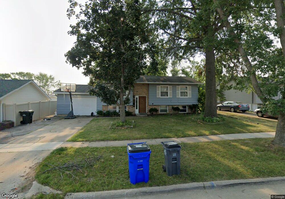 4714 Pineview Dr NE, Cedar Rapids, IA 52402 - photo 1