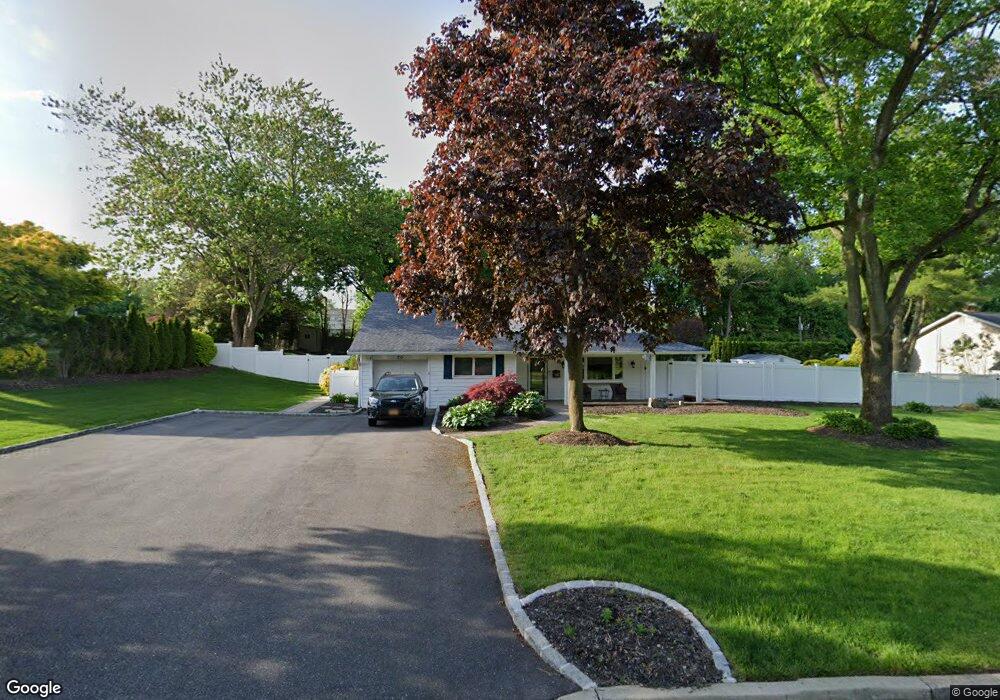 20 Candy Ln, ComMacK, NY 11725 - photo 1